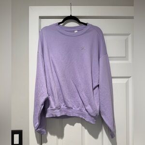 Auth.✅ ALO Yoga RARE Accolade Crewneck in “Violet Skies” Size Medium💜